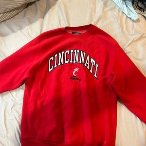 Lightly worn red university of Cincinnati size small crewneck.vintage.